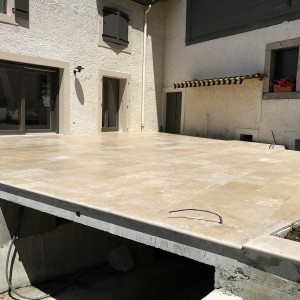 Réalisation d'une terrasse en Cèdre Gray 40x60 finition vieillie